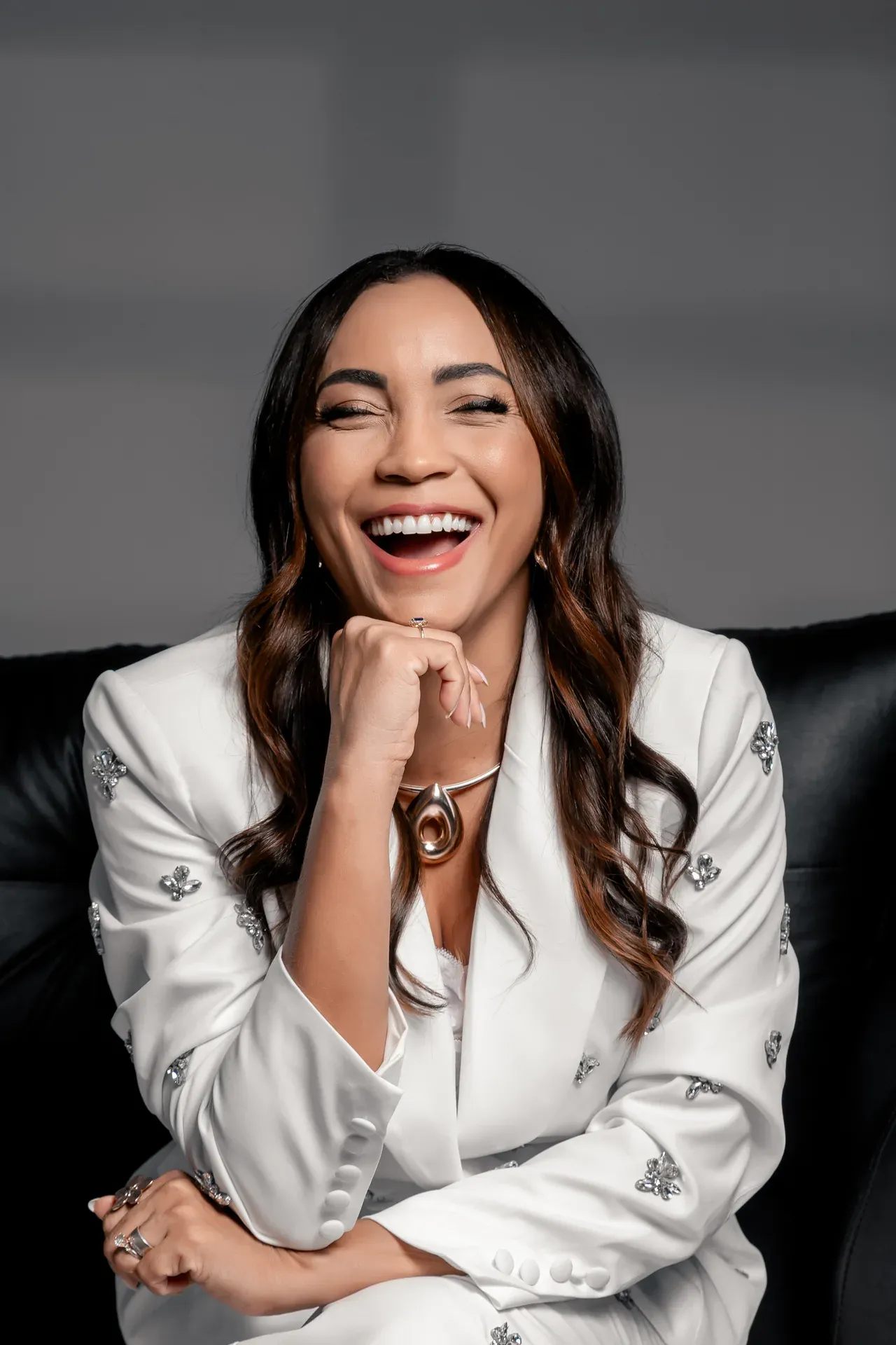 Adriana Machado Sander sorrindo — retrato editorial